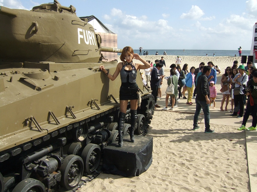 韩国顶级Showgirl许允美 釜山坦克世界 2